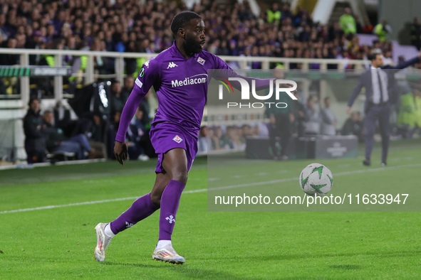 Jonathan Ikonè of ACF Fiorentina controls the ball during the Conference League match between ACF Fiorentina and The New Saints, on October...