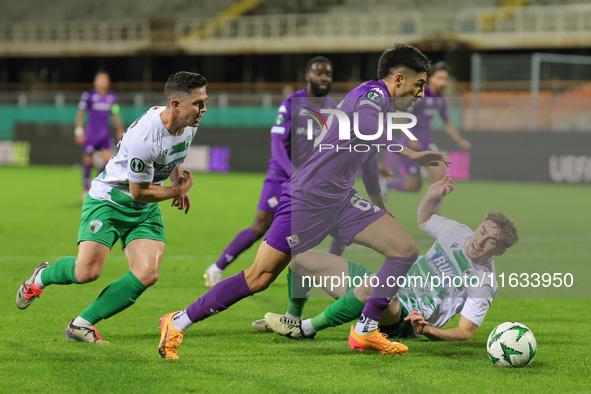 Fabiano Parisi of ACF Fiorentina controls the ball during the Conference League match between ACF Fiorentina and The New Saints, on October...