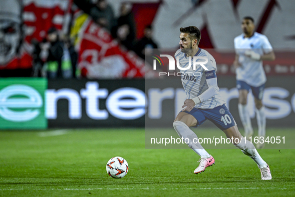 Fenerbahce forward Dusan Tadic plays during the match between Twente and Fenerbahce at the Grolsch Veste for the UEFA Europa League - League...