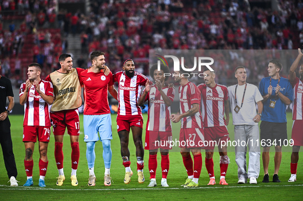 Players of Olympiacos FC celebrate the victory during the Europa League, Matchday 2 match between Olympiacos FC and SC Braga at Georgios Kar...