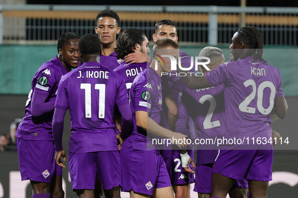 Yacine Adli of ACF Fiorentina celebrates with teammates after scoring  goal during  the Conference League match between ACF Fiorentina and T...