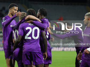 Moise Kean of ACF Fiorentina celebrates with teammates after scoring  goal during  the Conference League match between ACF Fiorentina and Th...