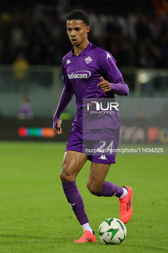 Amir Richardson of ACF Fiorentina controls the ball during  the Conference League match between ACF Fiorentina and The New Saints, on Octobe...