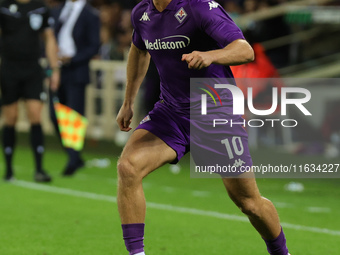 Albert Gudmundsson of ACF Fiorentina controls the ball during the Conference League match between ACF Fiorentina and The New Saints, on Octo...