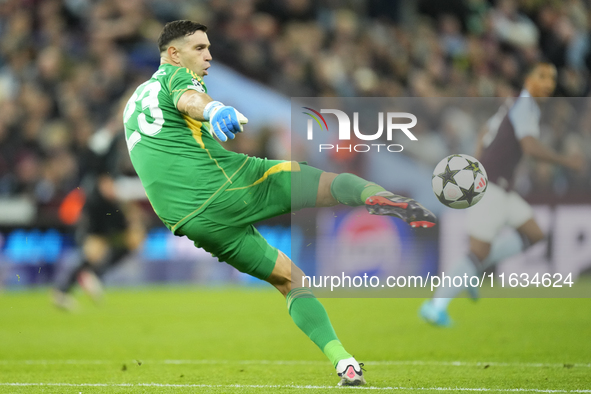 Emiliano Martinez goalkeeper of Aston Villa and Argentina during the UEFA Champions League 2024/25 League Phase MD2 match between Aston Vill...