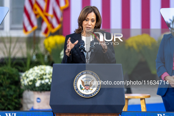 Kamala Harris greets former Republican Liz Cheney, who supports the Harris/Walz ticket , in Ripon, Wisconsin, USA, on october 03, 2024. 