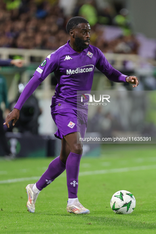 Jonathan Ikonè of ACF Fiorentina controls the ball during  the Conference League match between ACF Fiorentina and The New Saints, on October...