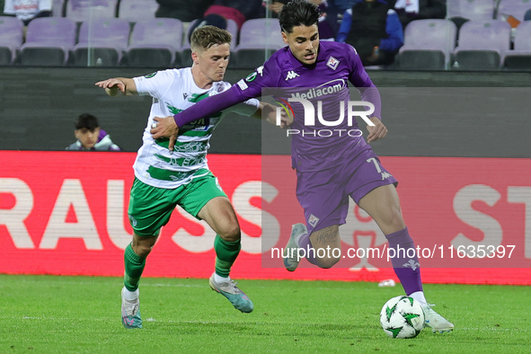 Riccardo Sottil of ACF Fiorentina controls the ball during  the Conference League match between ACF Fiorentina and The New Saints, on Octobe...