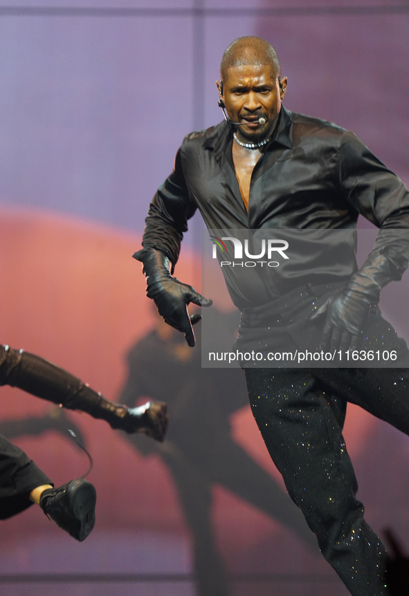 American singer, songwriter, and dancer Usher Raymond IV, known as Usher, performs on stage during the Usher: Past Present Future Tour at th...