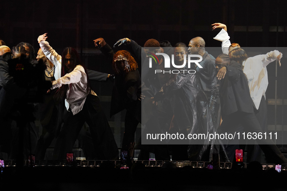 American singer, songwriter, and dancer Usher Raymond IV, known as Usher, performs on stage during the Usher: Past Present Future Tour at th...