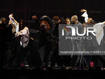 American singer, songwriter, and dancer Usher Raymond IV, known as Usher, performs on stage during the Usher: Past Present Future Tour at th...