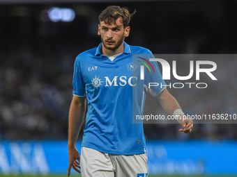 Khvicha Kvaratskhelia of SSC Napoli during the Serie A match between SSC Napoli and Como at Stadio Diego Armando Maradona Naples Italy on 4...