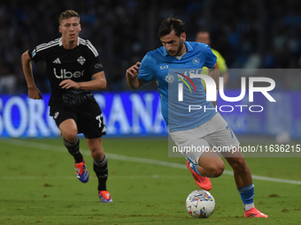 Khvicha Kvaratskhelia of SSC Napoli during the Serie A match between SSC Napoli and Como at Stadio Diego Armando Maradona Naples Italy on 4...