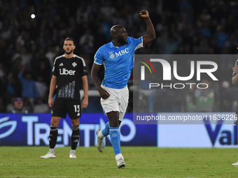 Romelu Lukaku of SSC Napoli celebrates after scoring during the Serie A match between SSC Napoli and Como at Stadio Diego Armando Maradona N...