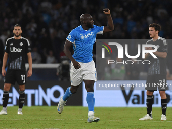 Romelu Lukaku of SSC Napoli celebrates after scoring during the Serie A match between SSC Napoli and Como at Stadio Diego Armando Maradona N...