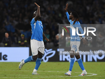 Romelu Lukaku of SSC Napoli celebrates after scoring during the Serie A match between SSC Napoli and Como at Stadio Diego Armando Maradona N...