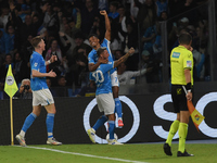 David Neres of SSC Napoli celebrates with team mates after scoring during the Serie A match between SSC Napoli and Como at Stadio Diego Arma...