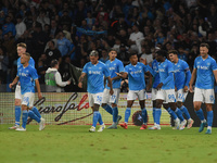 David Neres of SSC Napoli celebrates with team mates after scoring during the Serie A match between SSC Napoli and Como at Stadio Diego Arma...