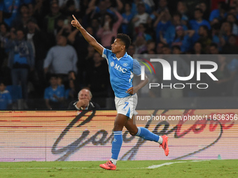 David Neres of SSC Napoli celebrates after scoring during the Serie A match between SSC Napoli and Como at Stadio Diego Armando Maradona Nap...