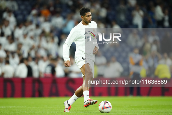 Jude Bellingham central midfield of Real Madrid and England during the warm-up before the La Liga match between Real Madrid CF and Deportivo...