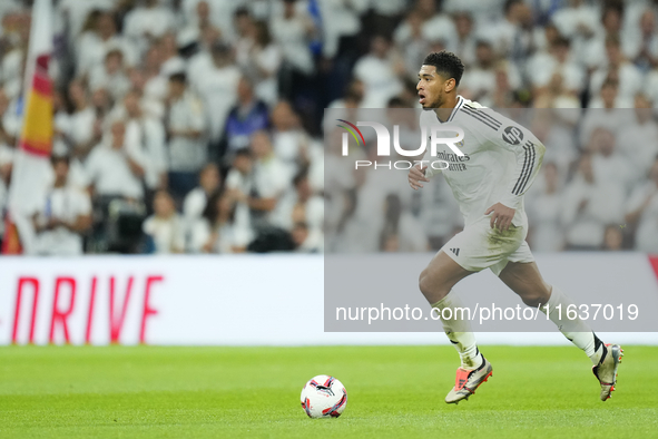 Jude Bellingham central midfield of Real Madrid and England during the La Liga match between Real Madrid CF and Deportivo Alavés at Estadio...