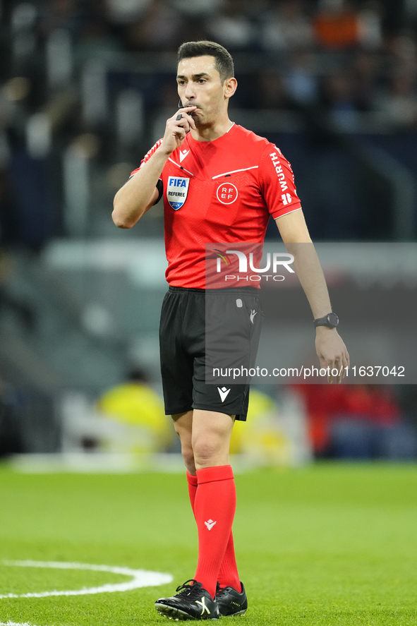 Referee Alejandro Muñiz Ruiz during the La Liga match between Real Madrid CF and Deportivo Alavés at Estadio Santiago Bernabeu on September...