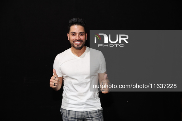 Omar Suarez poses for photos during the 'El Sotano' press conference at Teatro Fernando Soler in Mexico City, Mexico, on October 4, 2024. 