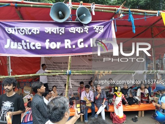 Doctors And Citizens Hold Placards And Shout Slogans During A Protest Against The Rape And Murder Of A PGT Woman Doctor At Government-run R...