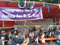 Doctors And Citizens Hold Placards And Shout Slogans During A Protest Against The Rape And Murder Of A PGT Woman Doctor At Government-run R...