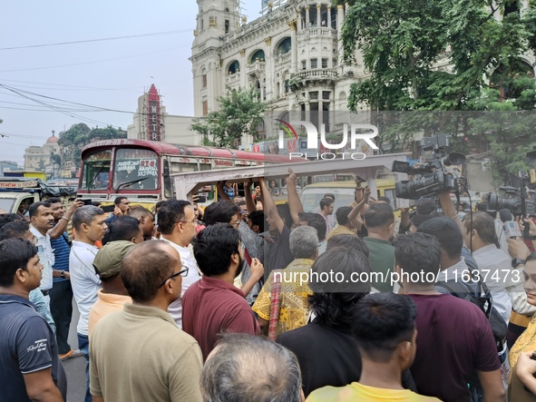 Doctors And Citizens Hold Placards And Shout Slogans During A Protest Against The Rape And Murder Of A PGT Woman Doctor At Government-run R...