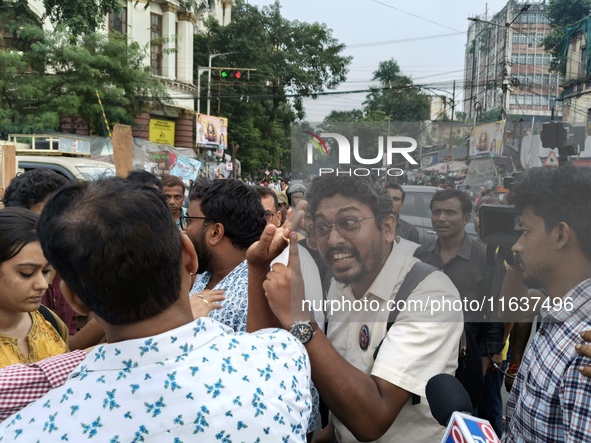 Doctors And Citizens Hold Placards And Shout Slogans During A Protest Against The Rape And Murder Of A PGT Woman Doctor At Government-run R...