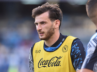 Khvicha Kvaratskhelia of SSC Napoli warms up before the Serie A match between SSC Napoli and Como at Stadio Diego Armando Maradona Naples It...