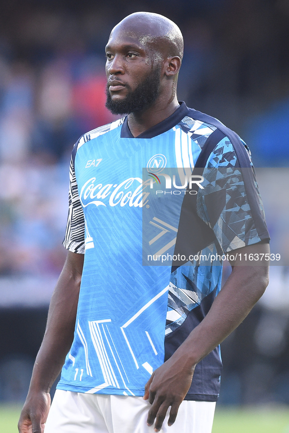 Romelu Lukaku of SSC Napoli warms up before the Serie A match between SSC Napoli and Como at Stadio Diego Armando Maradona Naples Italy on 4...