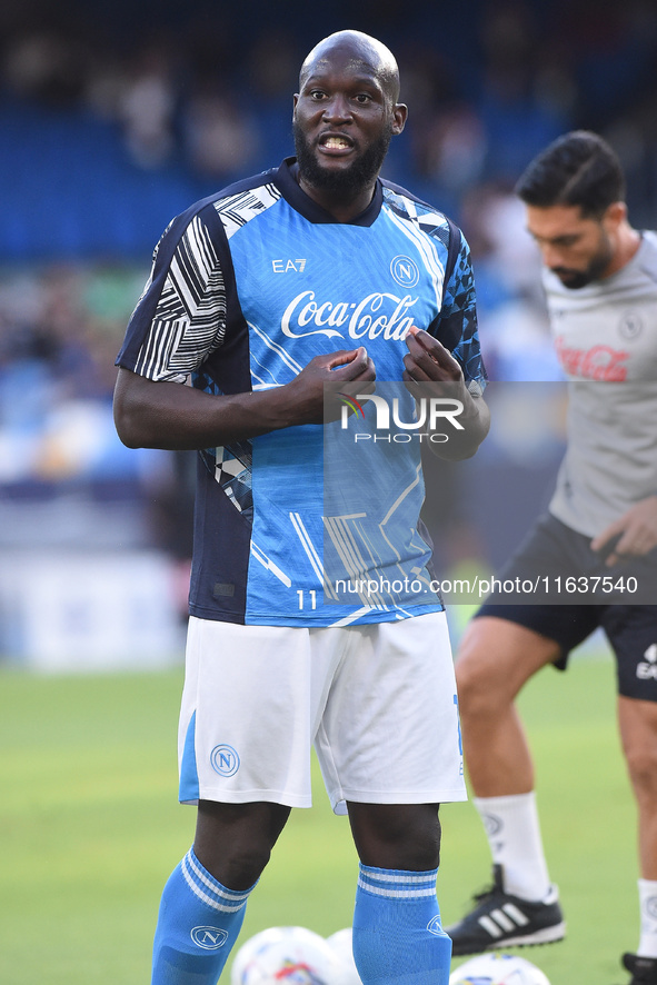 Romelu Lukaku of SSC Napoli warms up before the Serie A match between SSC Napoli and Como at Stadio Diego Armando Maradona Naples Italy on 4...