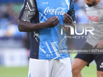 Romelu Lukaku of SSC Napoli warms up before the Serie A match between SSC Napoli and Como at Stadio Diego Armando Maradona Naples Italy on 4...