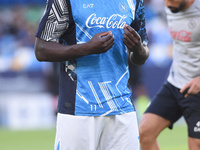 Romelu Lukaku of SSC Napoli warms up before the Serie A match between SSC Napoli and Como at Stadio Diego Armando Maradona Naples Italy on 4...