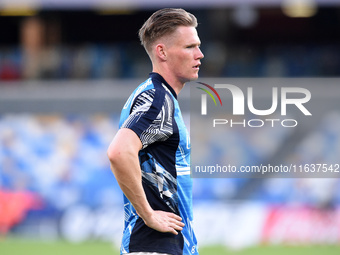 Scott McTominay of SSC Napoli warms up before the Serie A match between SSC Napoli and Como at Stadio Diego Armando Maradona Naples Italy on...