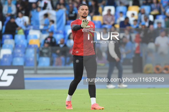 Elia Caprile of SSC Napoli warms up before the Serie A match between SSC Napoli and Como at Stadio Diego Armando Maradona Naples Italy on 4...