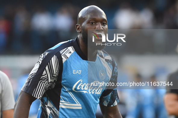 Romelu Lukaku of SSC Napoli warms up before the Serie A match between SSC Napoli and Como at Stadio Diego Armando Maradona Naples Italy on 4...