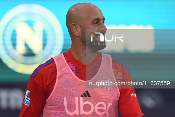 Pepe Reina of Como during the Serie A match between SSC Napoli and Como at Stadio Diego Armando Maradona Naples Italy on 4 October 2024. 