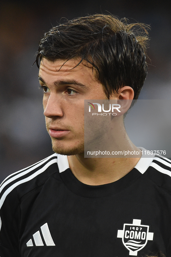 Maximo Perrone of Como during the Serie A match between SSC Napoli and Como at Stadio Diego Armando Maradona Naples Italy on 4 October 2024....