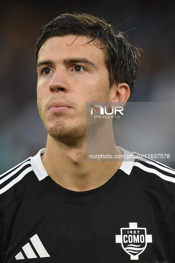 Maximo Perrone of Como during the Serie A match between SSC Napoli and Como at Stadio Diego Armando Maradona Naples Italy on 4 October 2024....