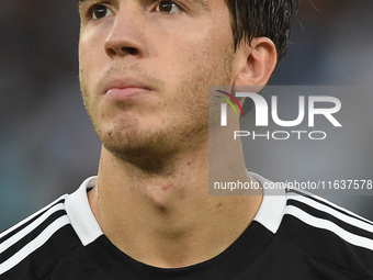 Maximo Perrone of Como during the Serie A match between SSC Napoli and Como at Stadio Diego Armando Maradona Naples Italy on 4 October 2024....