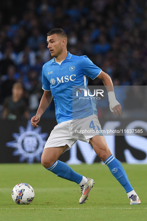 Alessandro Buongiorno of SSC Napoli during the Serie A match between SSC Napoli and Como at Stadio Diego Armando Maradona Naples Italy on 4...