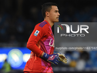 Emil Audero of Como during the Serie A match between SSC Napoli and Como at Stadio Diego Armando Maradona Naples Italy on 4 October 2024. (