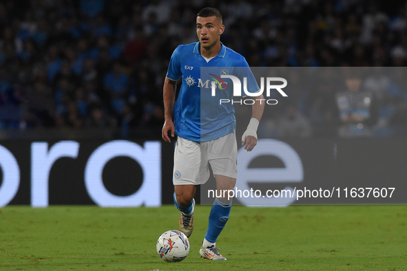 Alessandro Buongiorno of SSC Napoli during the Serie A match between SSC Napoli and Como at Stadio Diego Armando Maradona Naples Italy on 4...