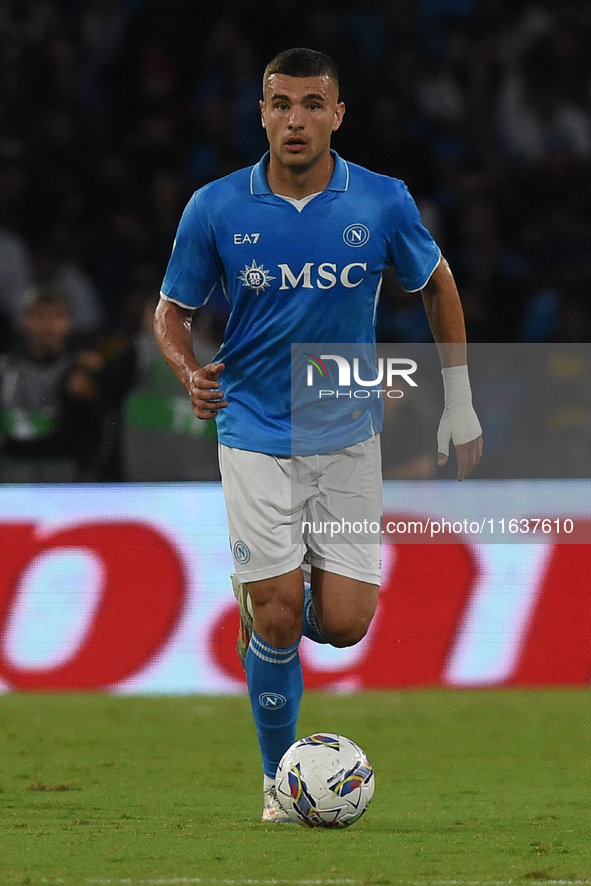 Alessandro Buongiorno of SSC Napoli during the Serie A match between SSC Napoli and Como at Stadio Diego Armando Maradona Naples Italy on 4...