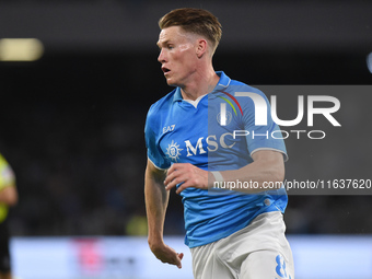 Scott McTominay of SSC Napoli during the Serie A match between SSC Napoli and Como at Stadio Diego Armando Maradona Naples Italy on 4 Octobe...