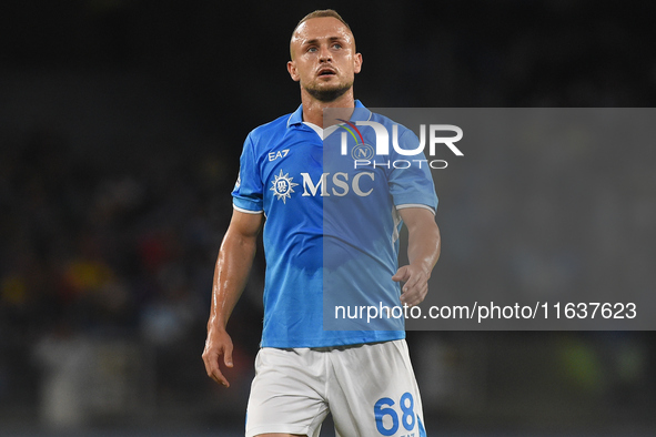 Stanislav Lobotka of SSC Napoli during the Serie A match between SSC Napoli and Como at Stadio Diego Armando Maradona Naples Italy on 4 Octo...