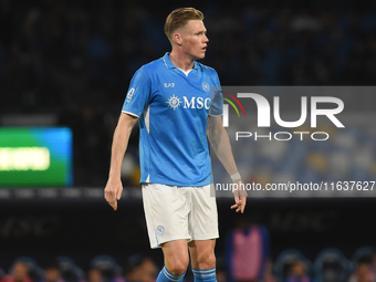 Scott McTominay of SSC Napoli during the Serie A match between SSC Napoli and Como at Stadio Diego Armando Maradona Naples Italy on 4 Octobe...